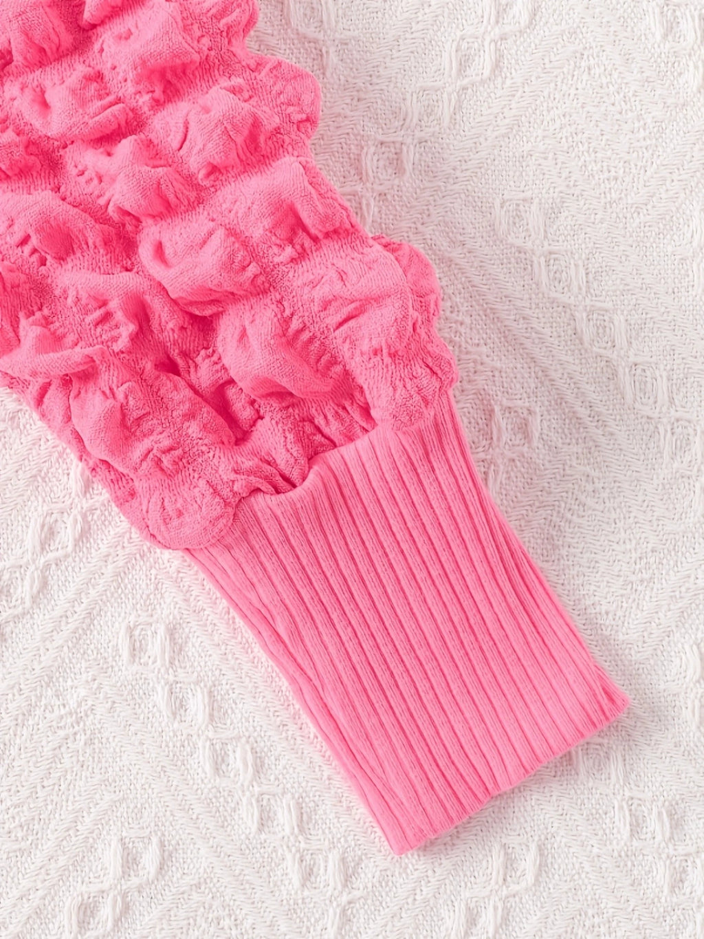 Cadeau fille robe rose honey côtelée - manches bouffantes texturées pompons rose vif texte honey cursif blanc jupe évasée - robe originale pour petite fille adorable - BabyCoton
