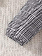 🎨 Gros plan détail pantalon à carreaux adorable champêtre et bandeau coordonné bébé fille - motif intemporel élégant - boutons-pression pratiques changes faciles - finitions soignées qualité premium - tissu doux respirant - tenue quotidien occasions spéciales BabyCoton
