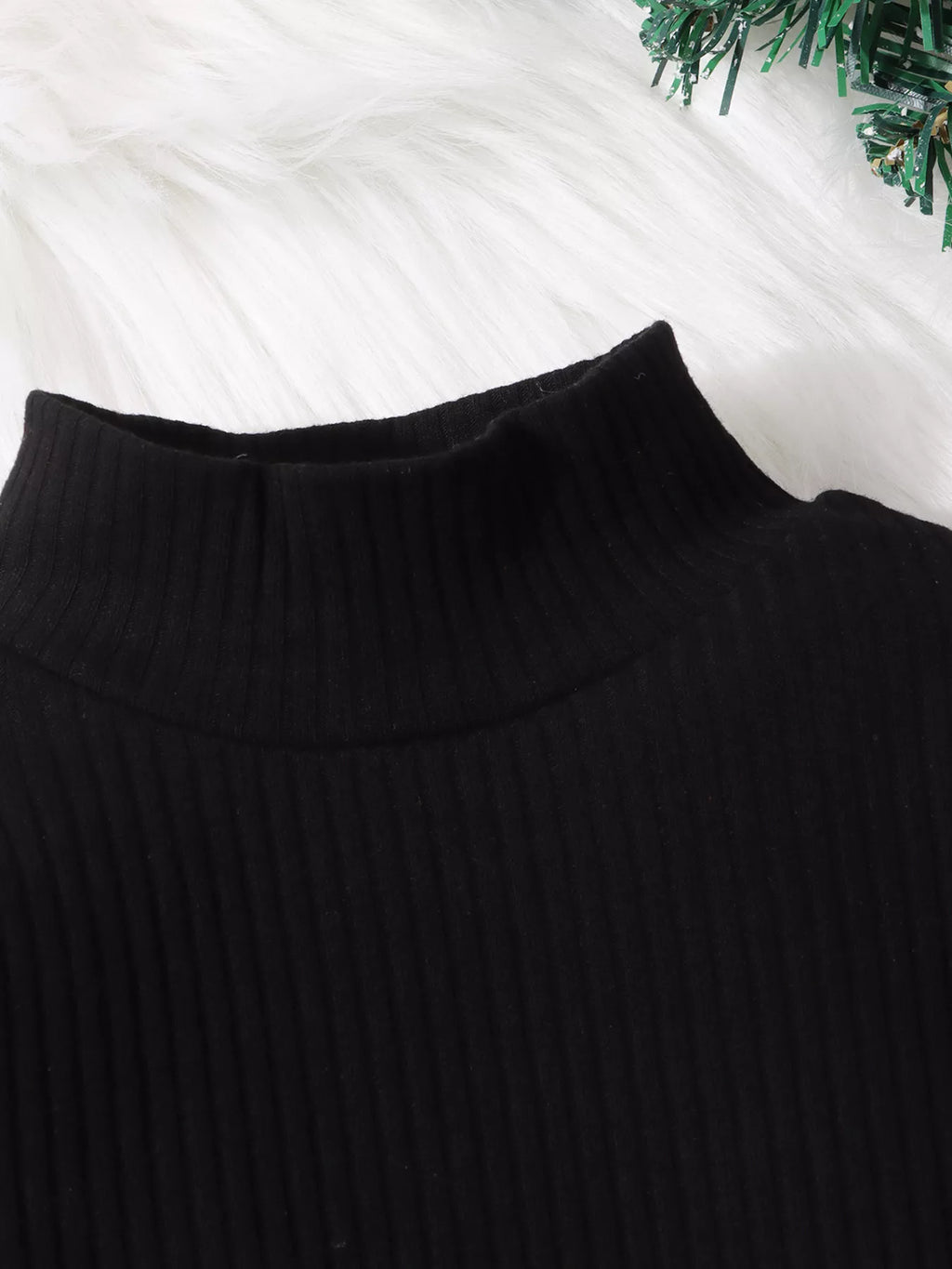✨ Détail rapproché de la texture côtelée du haut - finition élégante et sophistiquée sur tissu doux 65% coton 35% polyester