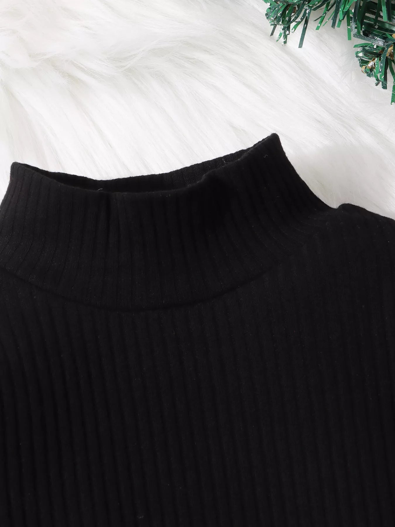 ✨ Détail rapproché de la texture côtelée du haut - finition élégante et sophistiquée sur tissu doux 65% coton 35% polyester