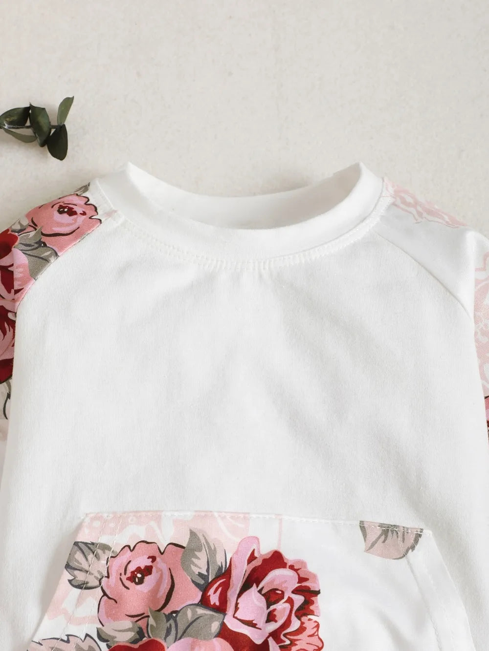 Ensemble haut floral pantalon 2 pièces pour enfant - vue complète - style délicat polyvalent - vêtements enfants BabyCoton

