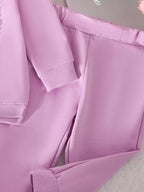 Gros plan sur pantalon col rond enfant - design adorable et délicat - vêtements BabyCoton
