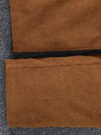 ✨ Détail final vue sur le bas du pantalon ensemble élégante volants romantiques délicats pantalon velours côtelé luxueux sophistiqué - tissus doux confortables chaleur optimal - design texturé raffiné harmonieux - détails volantés féminins - finitions qualité exceptionnelle coutures impeccables - vêtements premium petite fille élégante romantique BabyCoton Suisse
