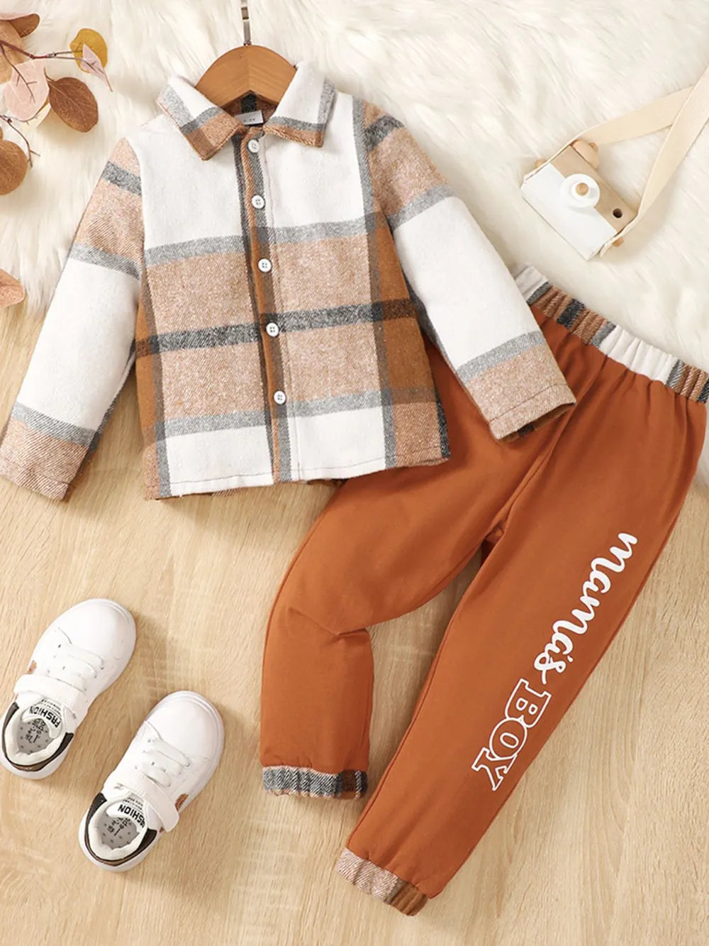 Ensemble color block enfant avec haut boutonné et pantalon - design moderne contrasté - BabyCoton
