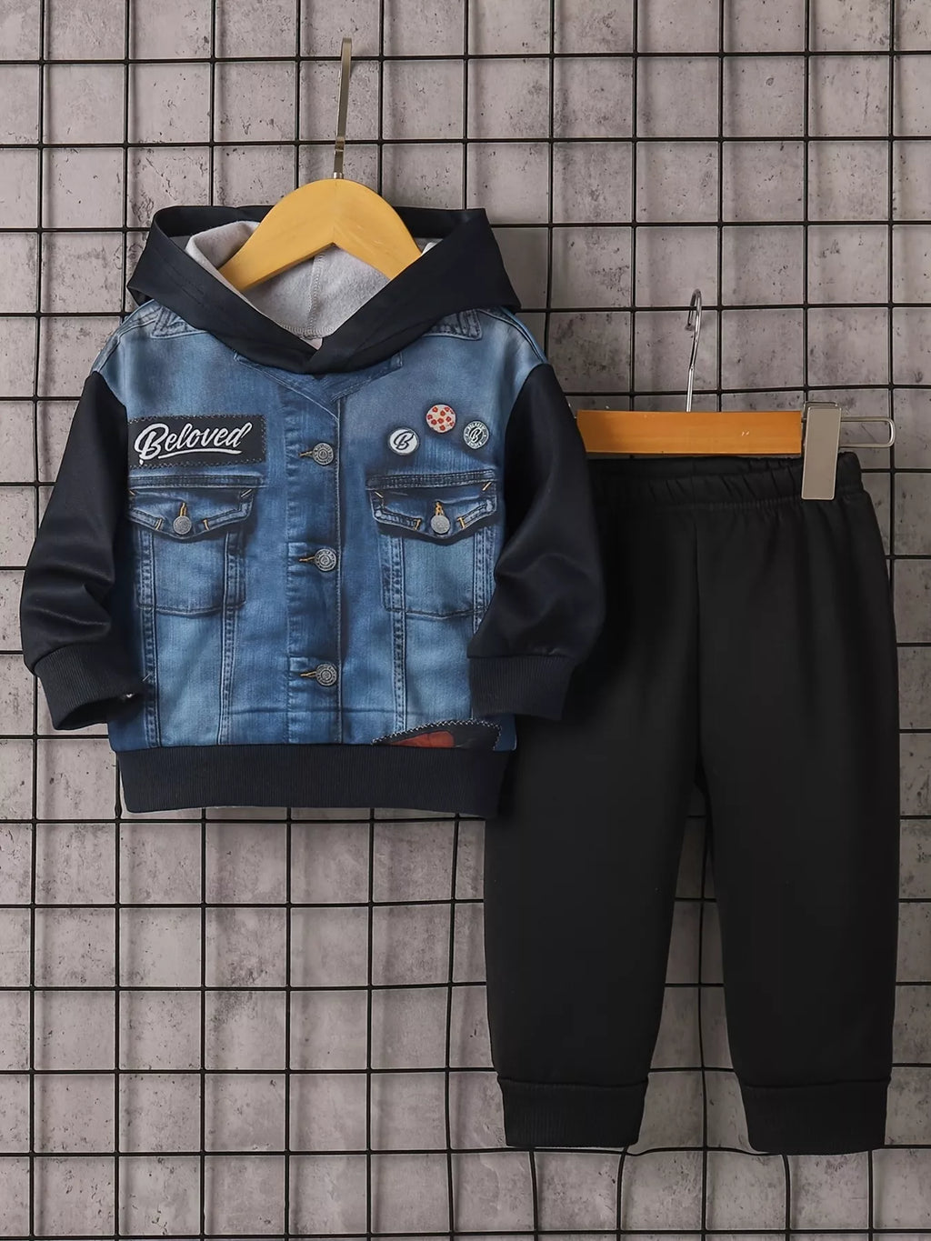 Ensemble veste boutonnée à capuche et pantalon pour enfant - vue de face - style urbain moderne - BabyCoton
