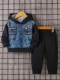 Ensemble veste boutonnée à capuche et pantalon pour enfant - vue de face - style urbain moderne - BabyCoton
