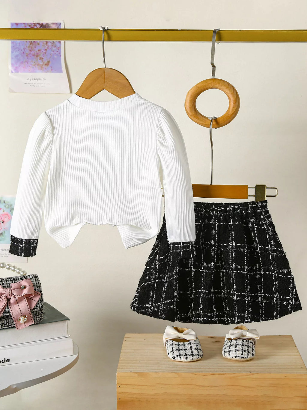 👗 Vue complète ensemble 2 pièces haut cœur carreaux jupe coordonnée fille - coupe flatteuse silhouette élégante féminine - tissus doux confortables - design romantique champêtre charmant - style polyvalent printemps été - vêtements premium BabyCoton Suisse
