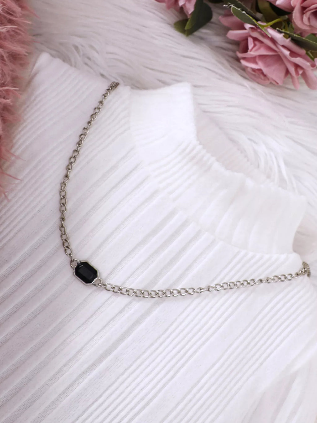✨ Détail pièces pull  luxueuse moelleuse douce robe côtelée élégante texturée - tissus doux confortables chaleur optimal - design glamour sophistiqué princesse - texture raffinée moderne - finitions qualité exceptionnelle coutures impeccables - vêtements premium petite fille élégante luxueuse occasions spéciales BabyCoton Suisse
