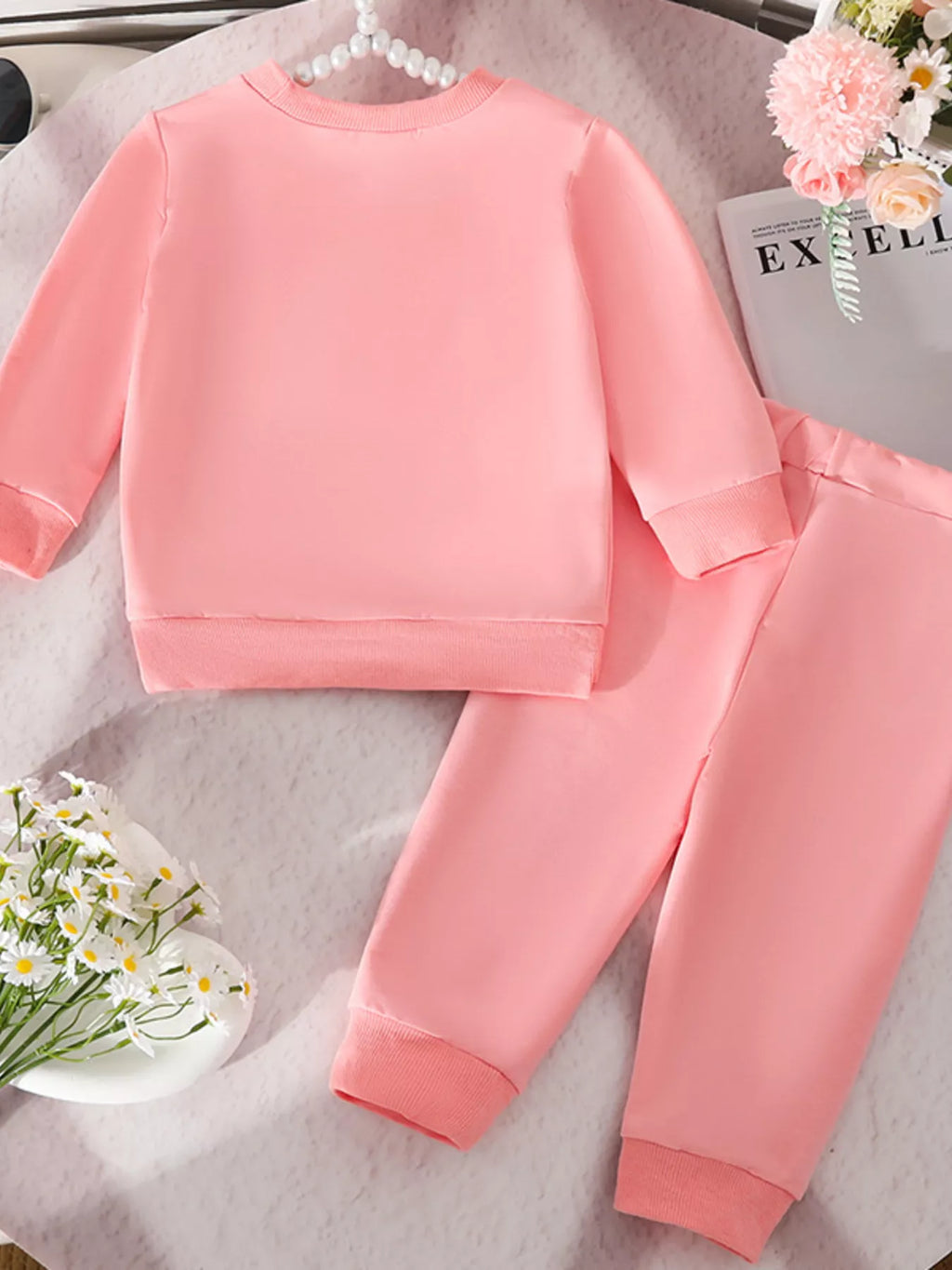 Vue arrière ensemble haut cœur col rond et pantalon enfant - coupe ajustée et douce - BabyCoton
