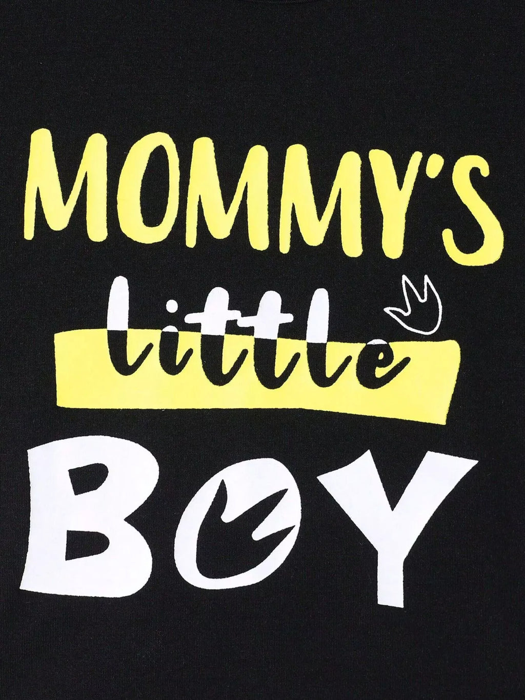 🦕 Détail rapproché des imprimés dinosaures et du message 'Mommy's Little Boy' - motifs aventureux qui inspirent courage et célèbrent l'amour de maman