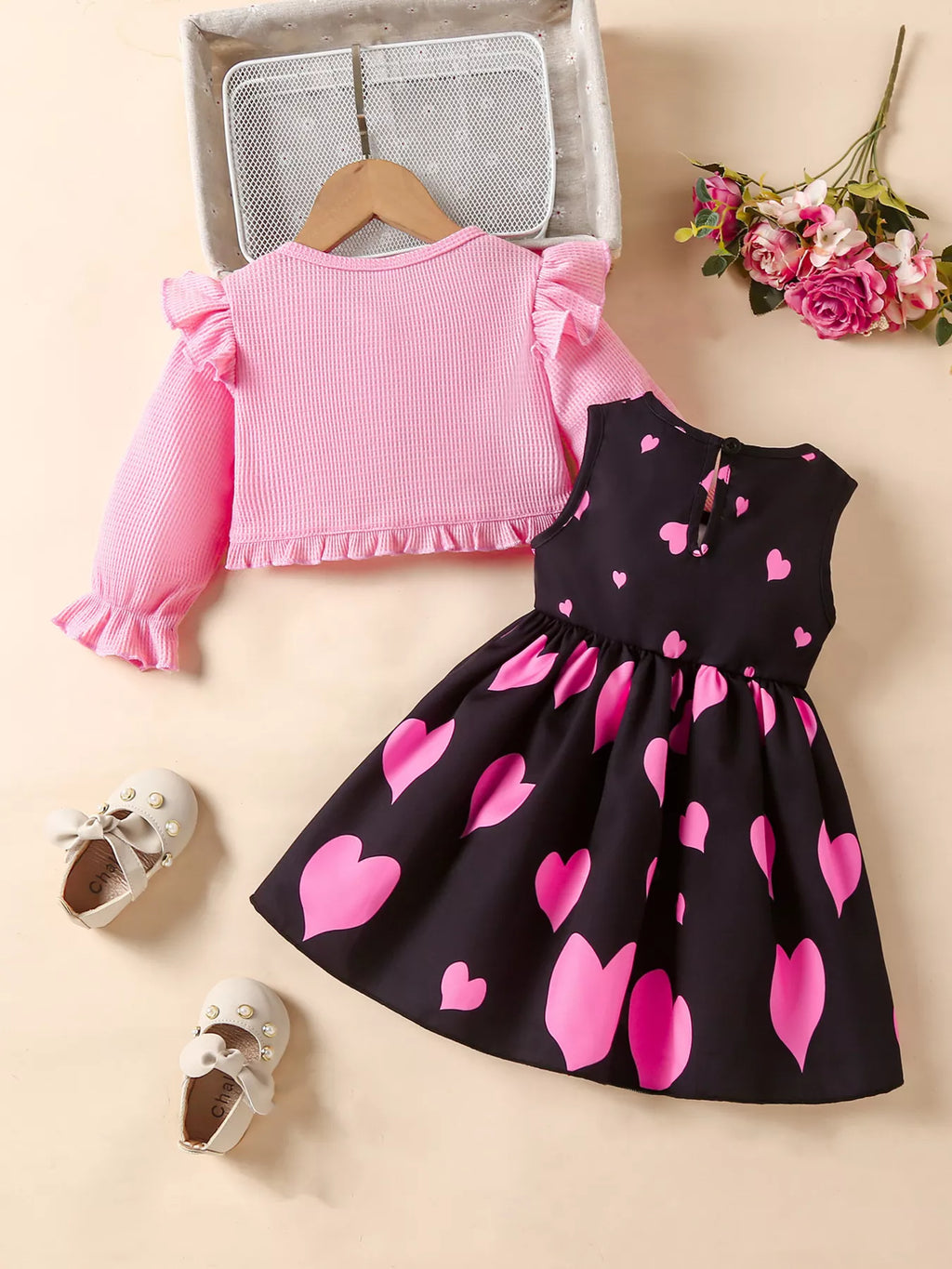 🌸 Vue complète ensemble 2 pièces robe nœud cardigan à volants coordonnés fille - coupe flatteuse silhouette élégante féminine - tissus doux confortables - design romantique raffiné complet - style polyvalent printemps été - vêtements premium BabyCoton Suisse
