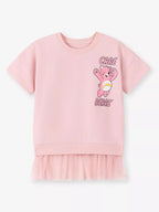 💕 Détails du motif ourson mignon et des volants romantiques sur la robe sweat - Design enfantin adorable qui fait fondre tous les cœurs, idéal pour l'école et les sorties
