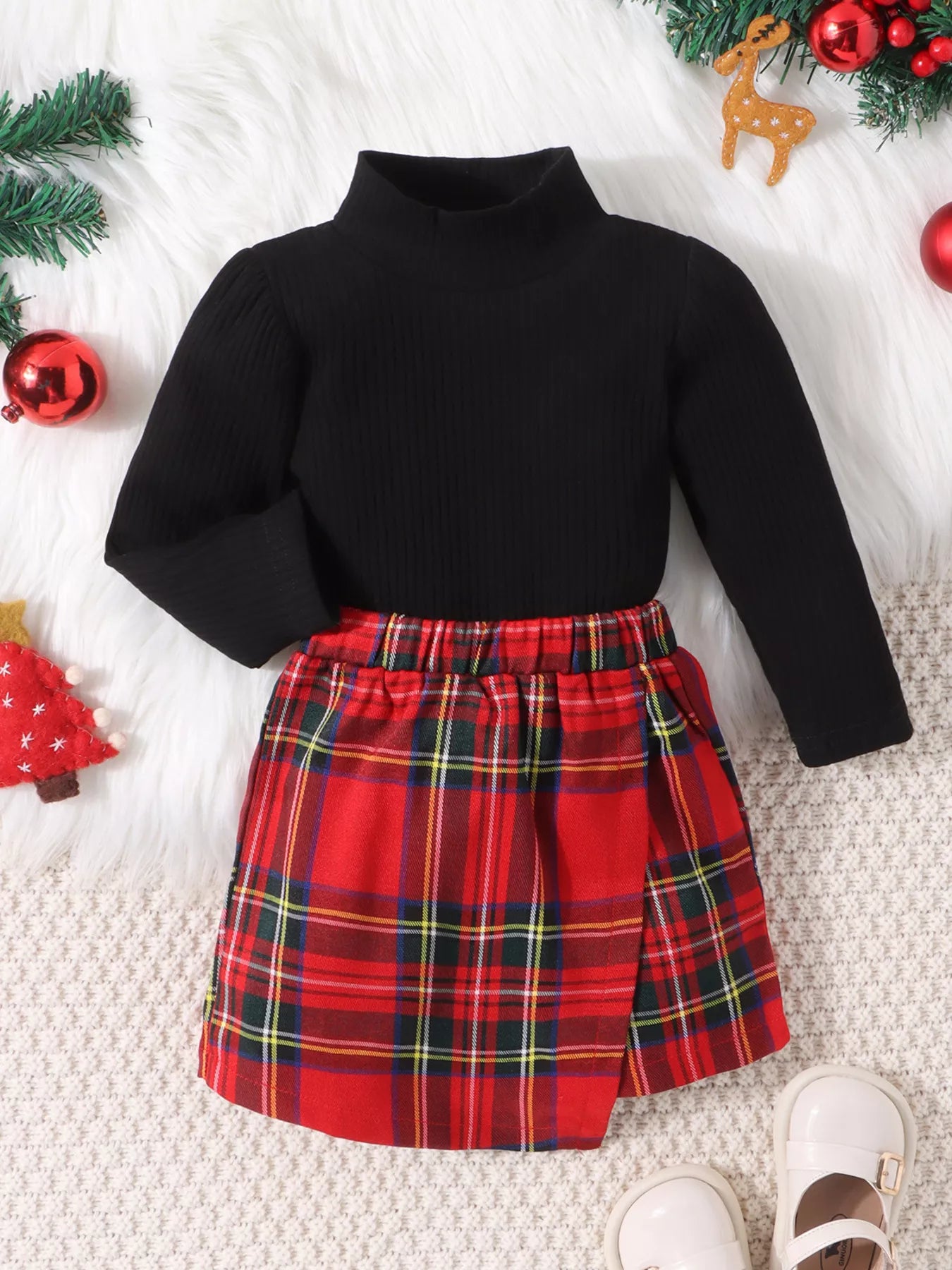  🎀 Petite fille portant un ensemble élégant haut côtelé et jupe à carreaux - vue de face montrant le style intemporel et raffiné parfait pour l'école et les occasions spéciales