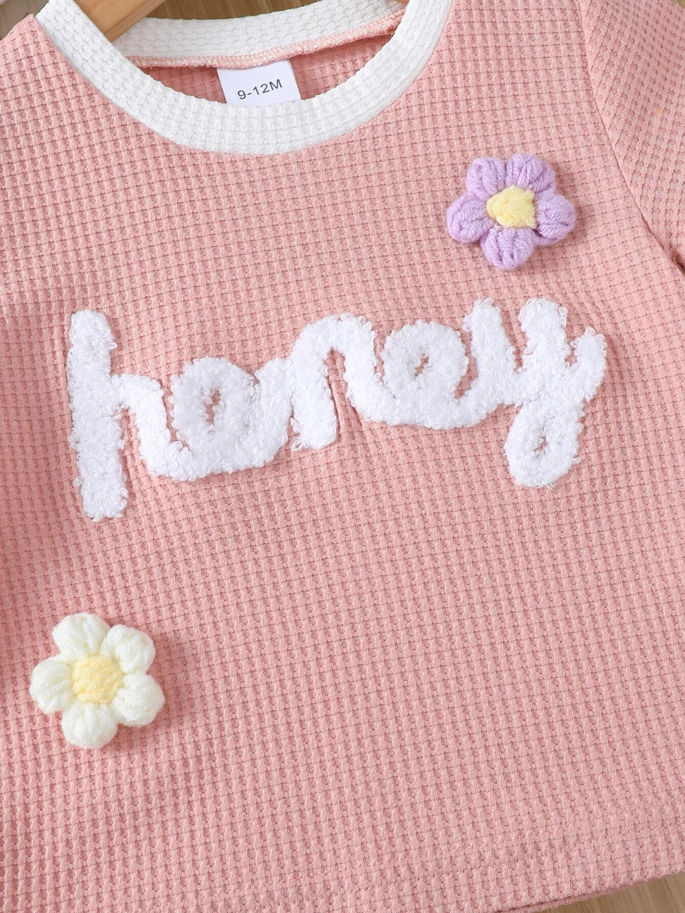  💛 Détail de la qualité du tricot gaufré - matière légère et respirante avec texture résistante qui garde sa forme lavage après lavage