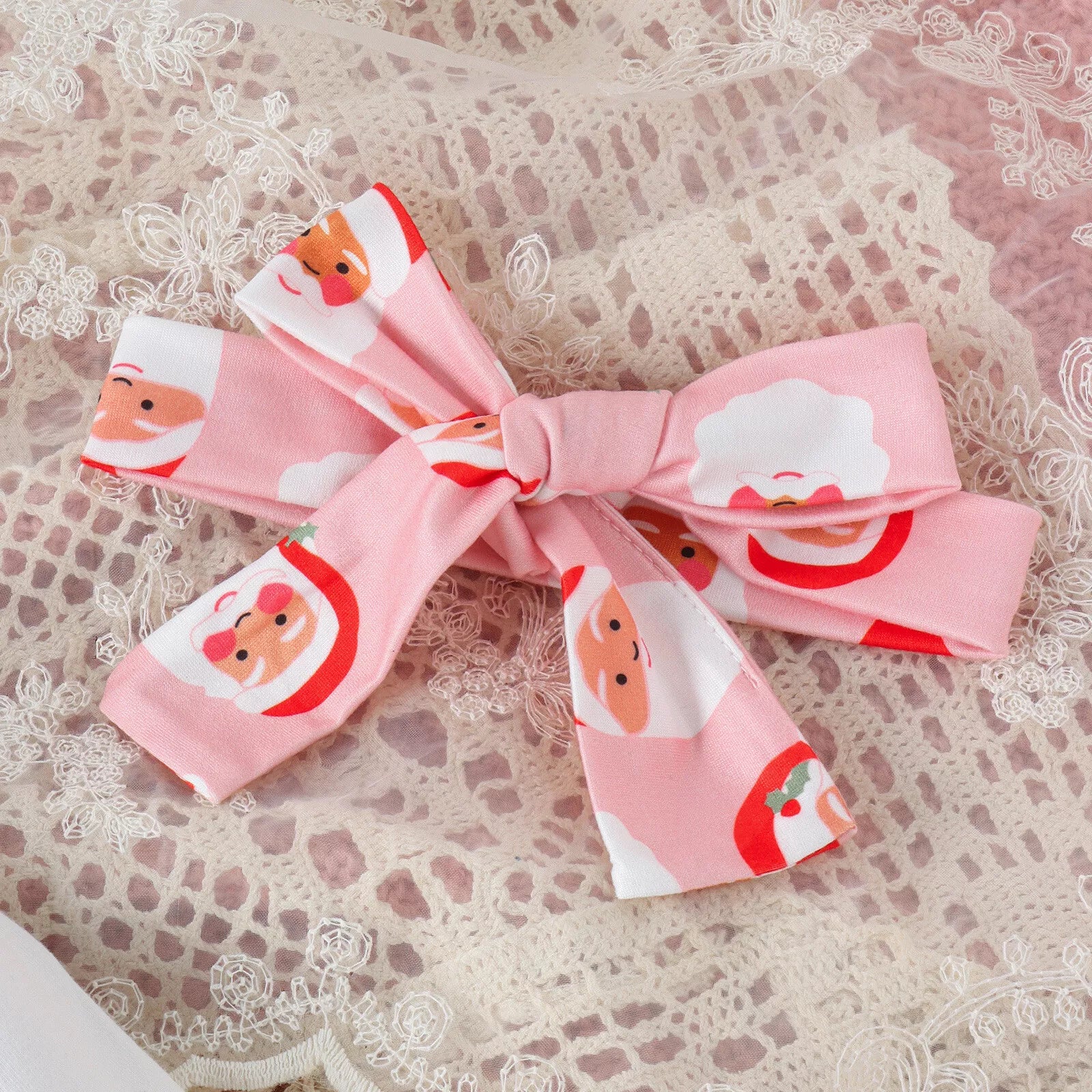 🎀 Gros plan sur les détails de qualité - tissu doux et respirant avec imprimés résistants, parfait pour toute la saison des fêtes