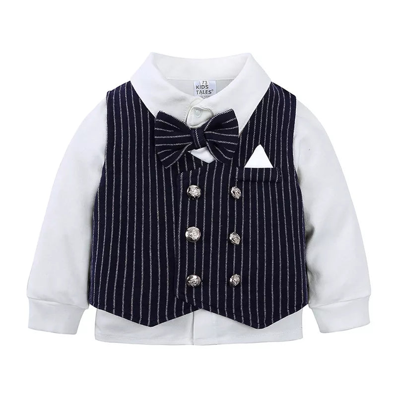 ✨ Détail rapproché du gilet rayé classique - rayures élégantes et finitions soignées qui apportent une touche de sophistication intemporelle