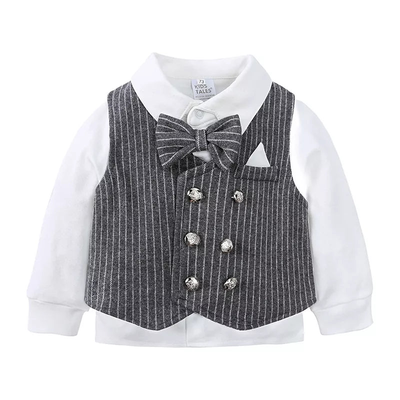 ✨ Détail rapproché du gilet rayé classique - rayures élégantes et finitions soignées qui apportent une touche de sophistication intemporelle