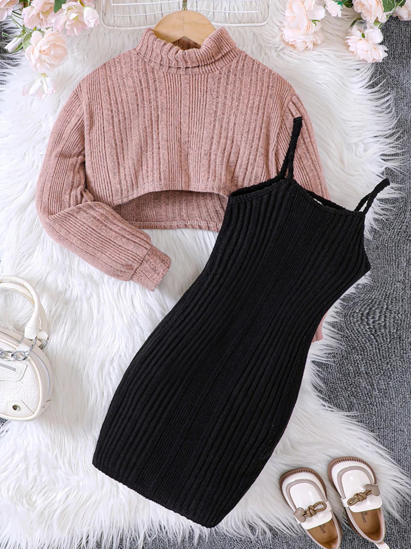 🎨 Vue complète ensemble robe tricot côtelé bicolore texturée fille - coupe flatteuse silhouette élégante féminine - tissu doux extensible liberté mouvement - design moderne tendance - style polyvalent automne hiver - vêtements premium BabyCoton Suisse
