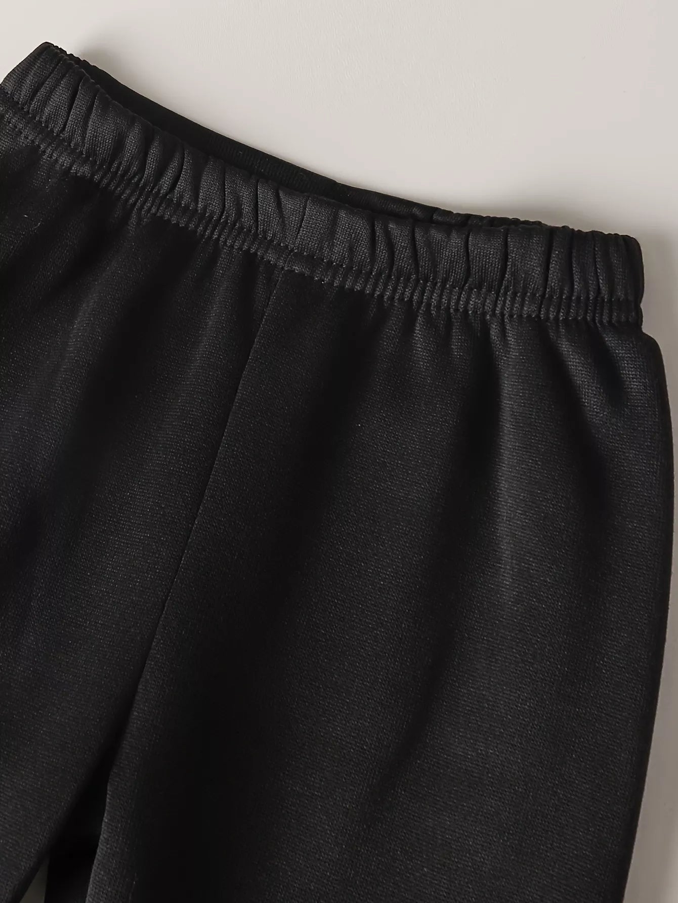 Gros plan  sur pantalon- détails de qualité premium - vêtements BabyCoton
