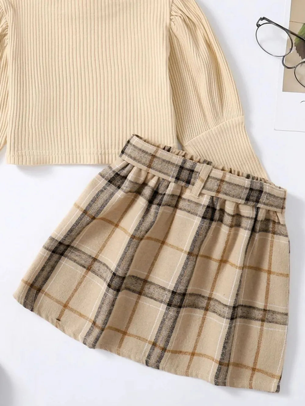 Vue complète ensemble col roulé et jupe fille - coupe flatteuse et tissu premium - vêtements BabyCoton
