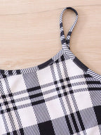 💕 Gros plan détail motif à carreaux intemporel champêtre chic sur robe manches longues - design classique élégant - finitions soignées coutures impeccables - tissu doux respirant - tenue école quotidien occasions spéciales BabyCoton
