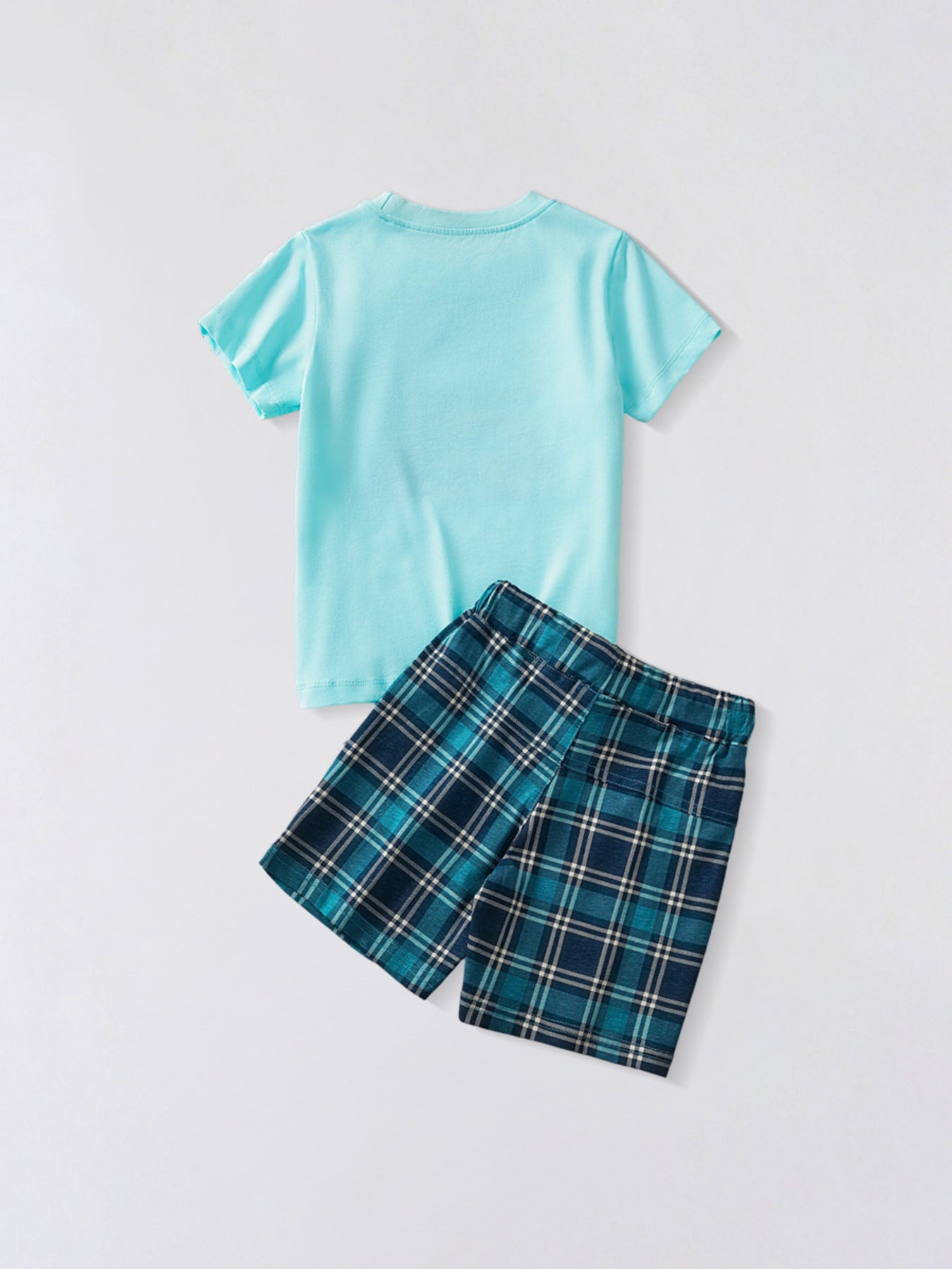 Ensemble surf enfant turquoise et bleu - t-shirt Adventure Awaits van surf palmiers et short carreaux - tenue confortable pour petits surfeurs - vêtement enfant été - BabyCoton
