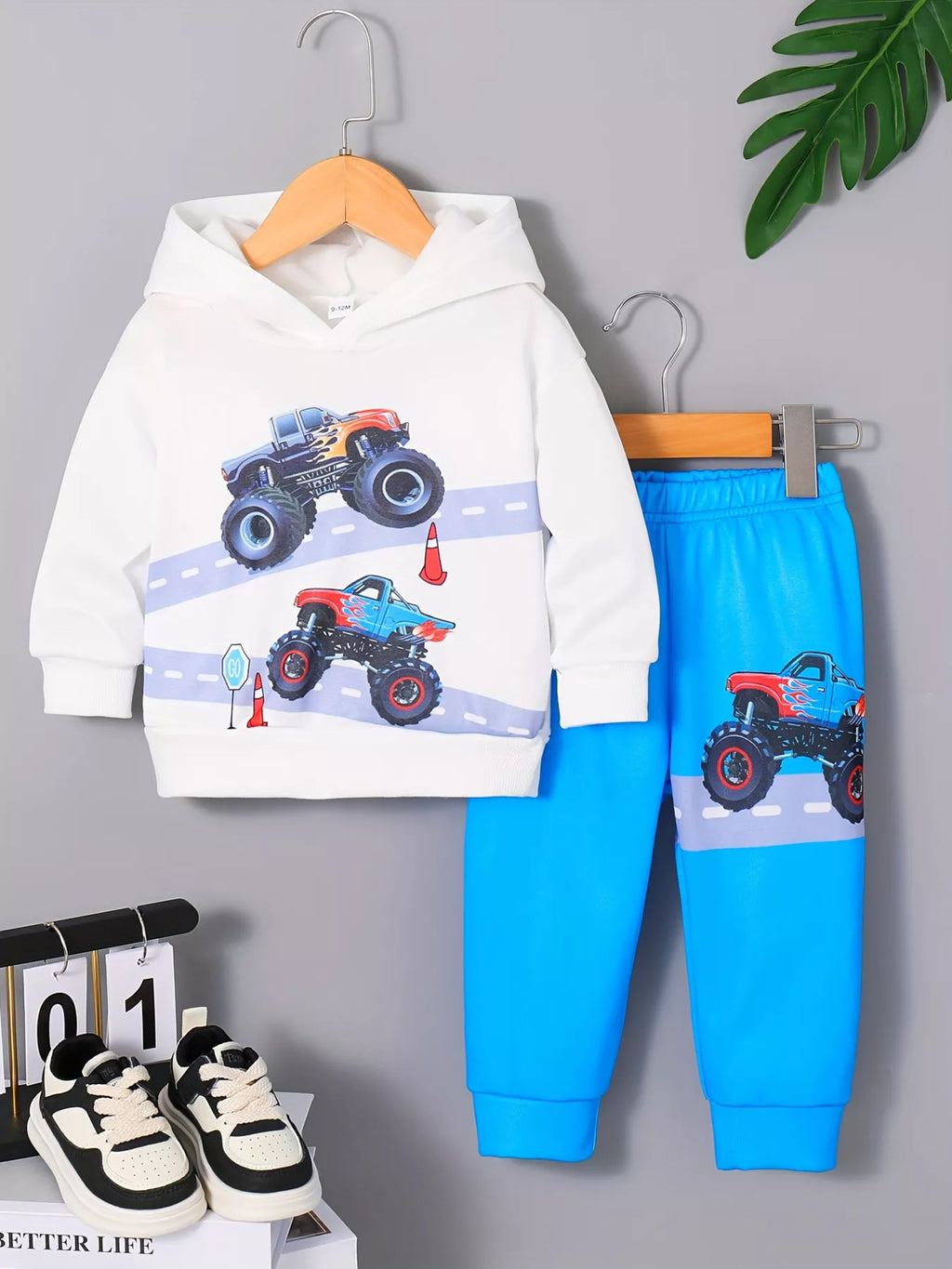 Ensemble hoodie camion cartoon et pantalon pour petit garçon - tenue confortable et amusante - BabyCoton
