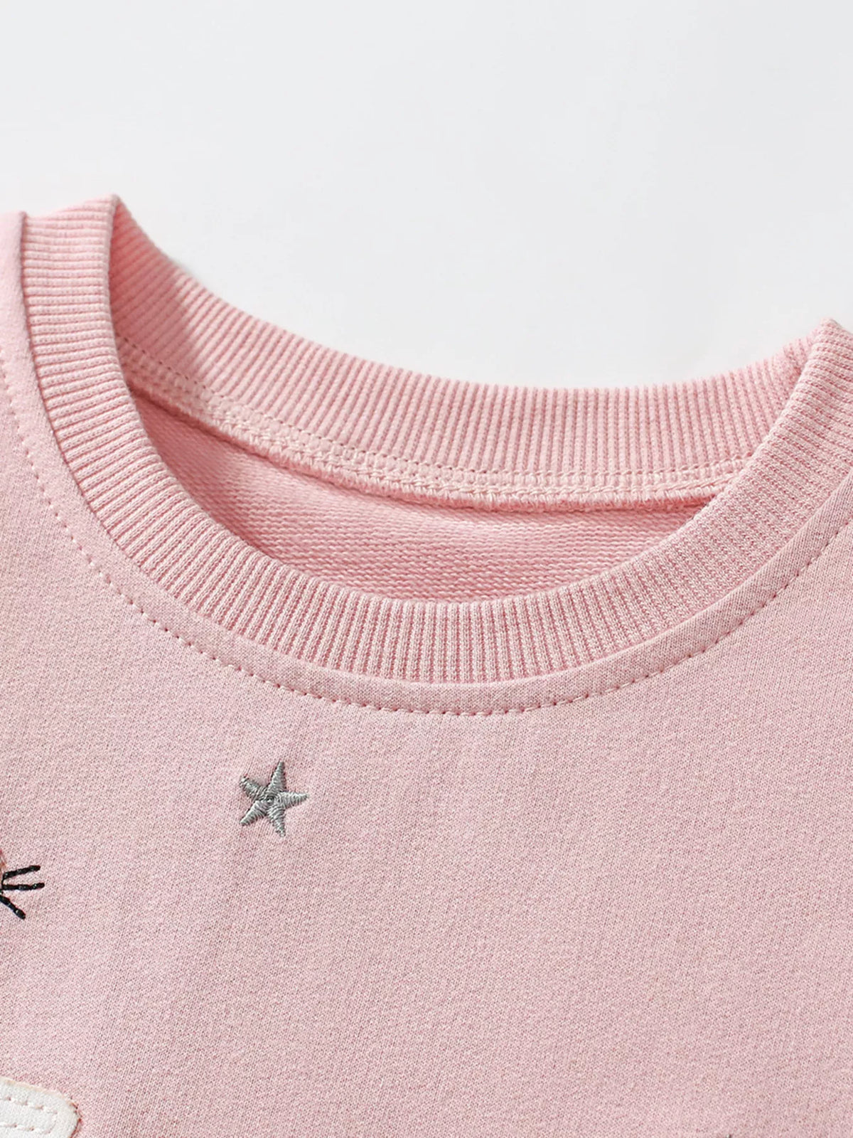 Robe sweatshirt fille col rond manches courtes en coton - vue produit détaillée - style basique intemporel - facile d'entretien lavable machine - BabyCoton Suisse
