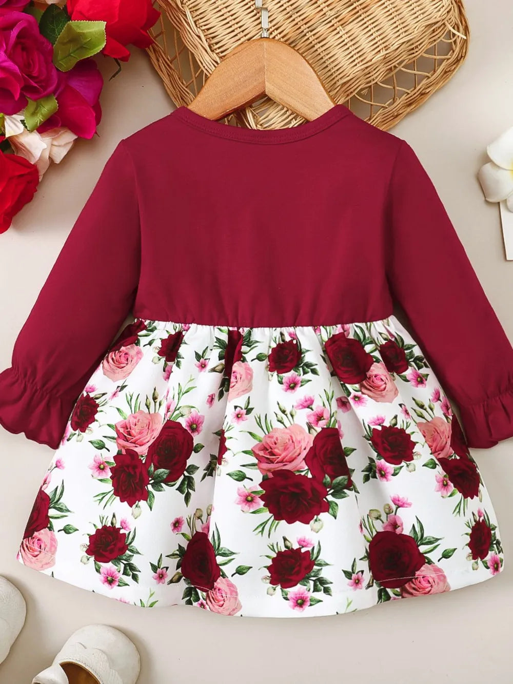 Robe fleurie à volants col rond manches bouffantes pour fille - vue complète - style romantique fleuri - vêtements enfants BabyCoton
