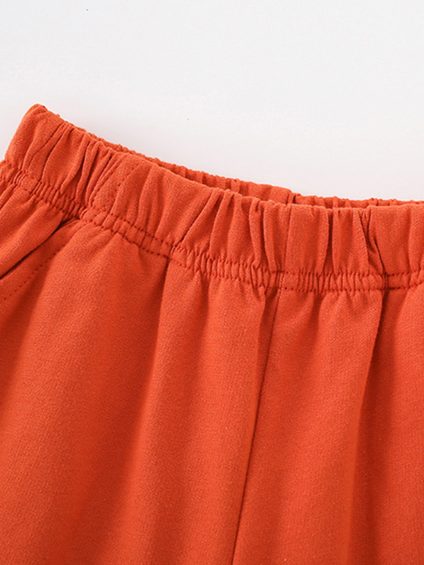 Short orange vif enfant - taille élastique confortable - ensemble 2 pièces avec t-shirt trois dinosaures colorés - tenue coordonnée enfant - BabyCoton
