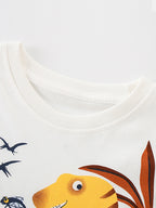 T-shirt blanc enfant trois dinosaures colorés - appliqué T-Rex vert diplodocus jaune dinosaure orange avec palmier et oiseaux, manches courtes - ensemble avec short orange - vêtement enfant joyeux - BabyCoton
