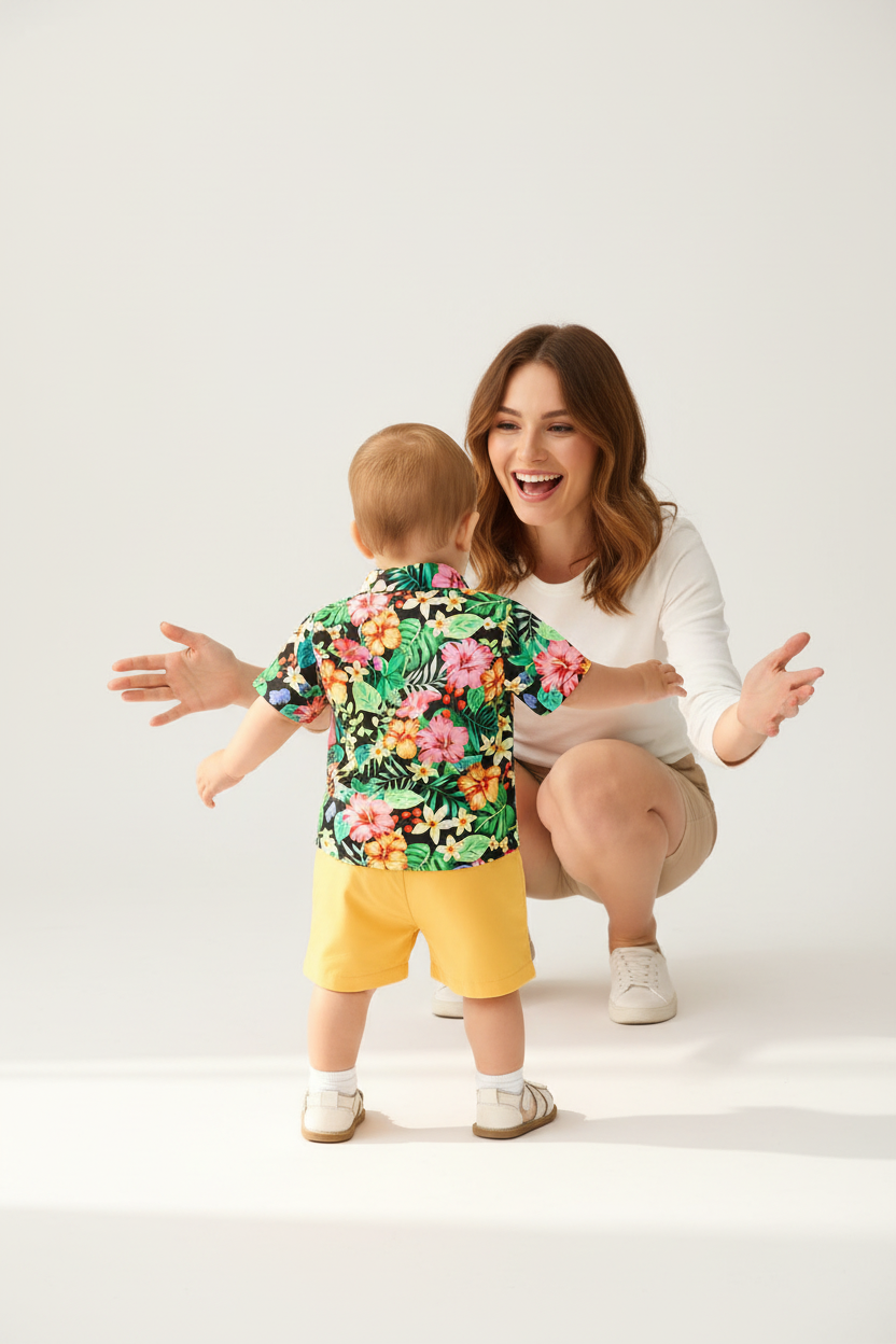 Tenue été bébé garçon — ensemble tropical chemise fleurie noire et short jaune, vue dos, coton premium 9-18 mois