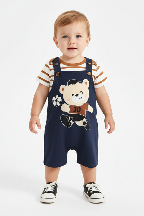 Bébé garçon en ensemble ourson footballeur - détail appliqué ourson numéro 10 avec ballon de foot - BabyCoton
