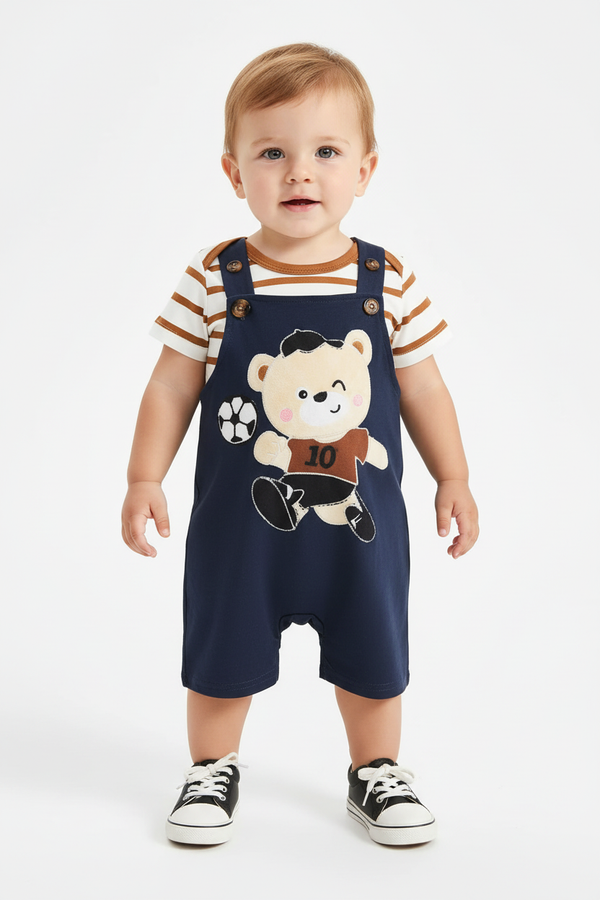 Bébé garçon en ensemble ourson footballeur - détail appliqué ourson numéro 10 avec ballon de foot - BabyCoton