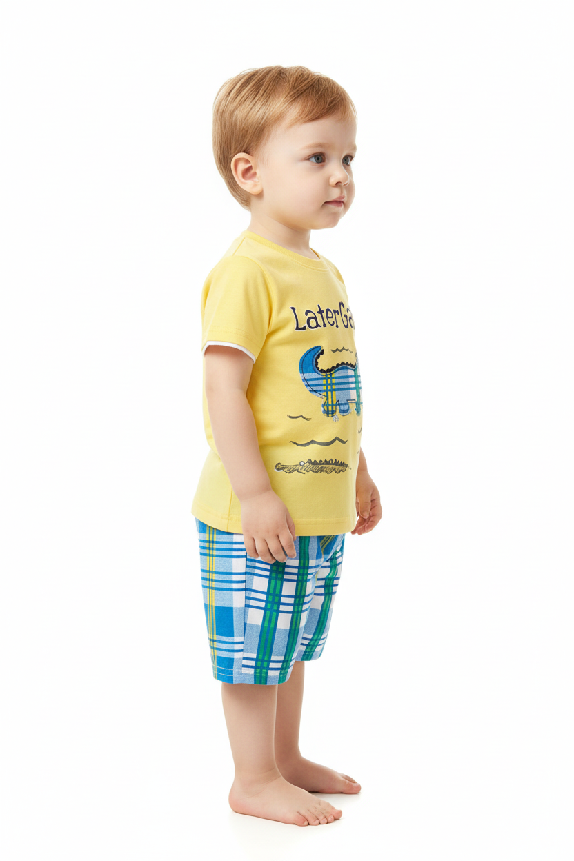 Enfant en ensemble Later Gator jaune - t-shirt alligator carreaux et short carreaux bleu marine turquoise jaune - vue de côté - BabyCoton