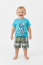 Enfant en ensemble robot bleu turquoise - t-shirt robot lettres colorées et short à carreaux gris jaune turquoise - vue de face - BabyCoton