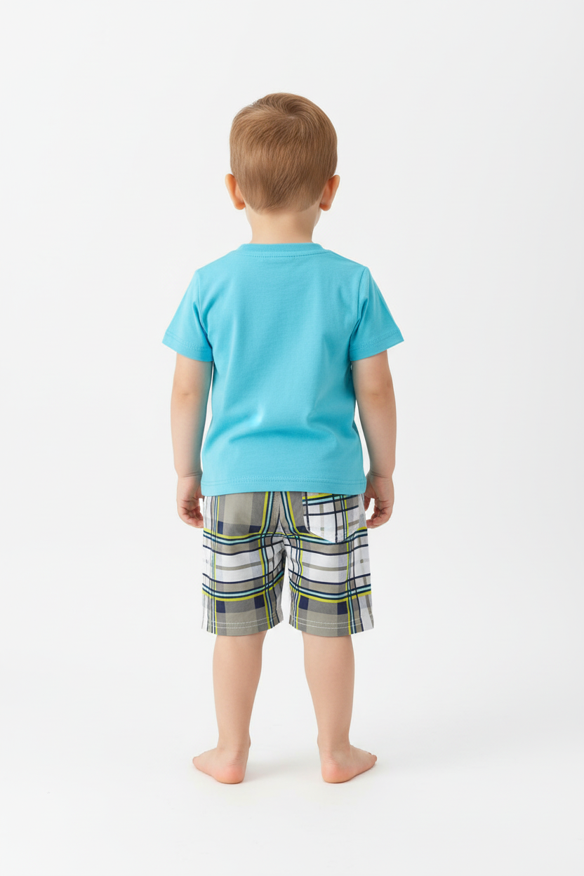 Enfant en ensemble robot bleu turquoise - vue de dos montrant t-shirt et short - BabyCoton