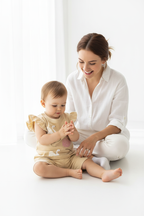 Ensemble bébé fille cygne beige — top volants et short assorti, tenue légère été pour bébé 12-24 mois
