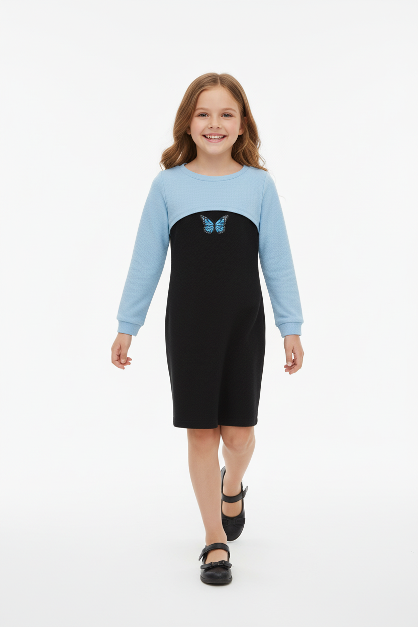Petite fille en robe bicolore manches longues bleu et noir papillon - Vue plein pied
